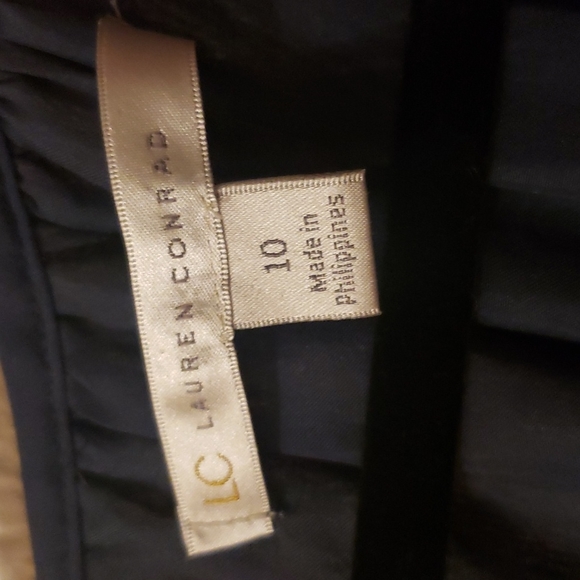 Dress - Picture 3 of 4